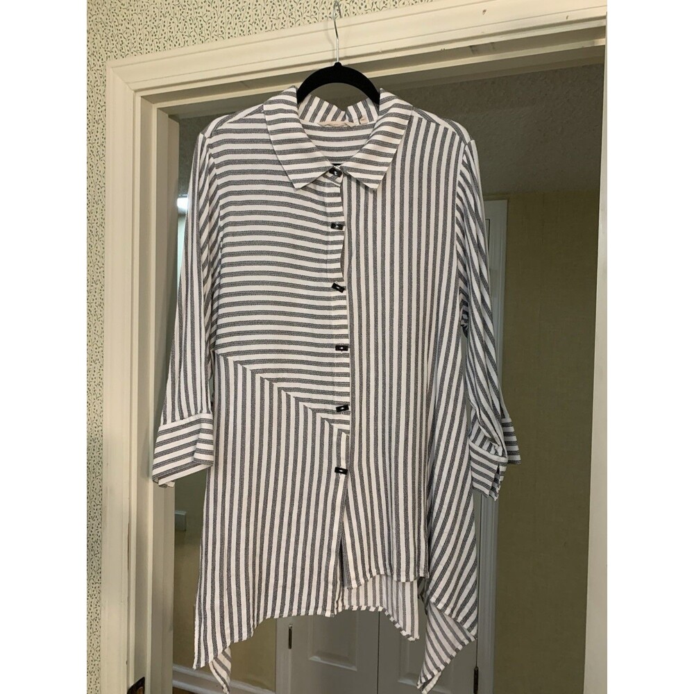 Soft Surroundings Standout Button Tunic Asymmetrical Stripe Size 1X Lagenlook